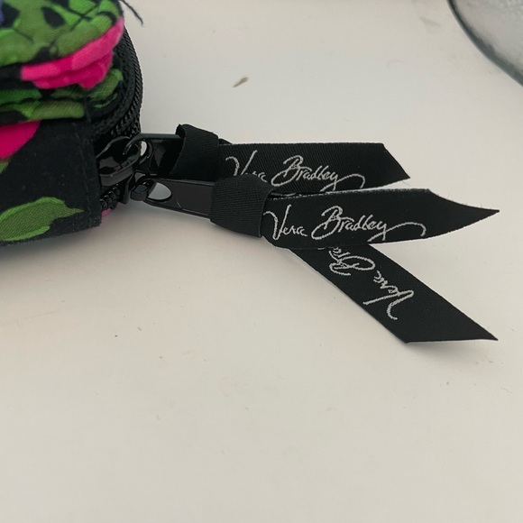 vera bradley zip around wallet wristlet Floral logo on ribbons - Picture 6 of 9